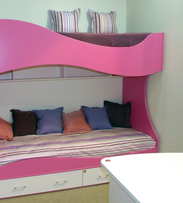 Детская кровать двухъярусная (розовая)