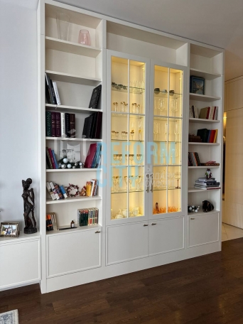 Витрина с подсветкой