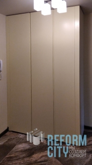 Шкаф в коридор